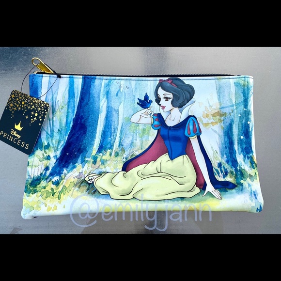 Snow White🍎Makeup Bundle - Picture 2 of 13